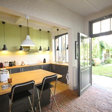 La Maison Du Fond Du Jardin 익셀레스 외부 사진