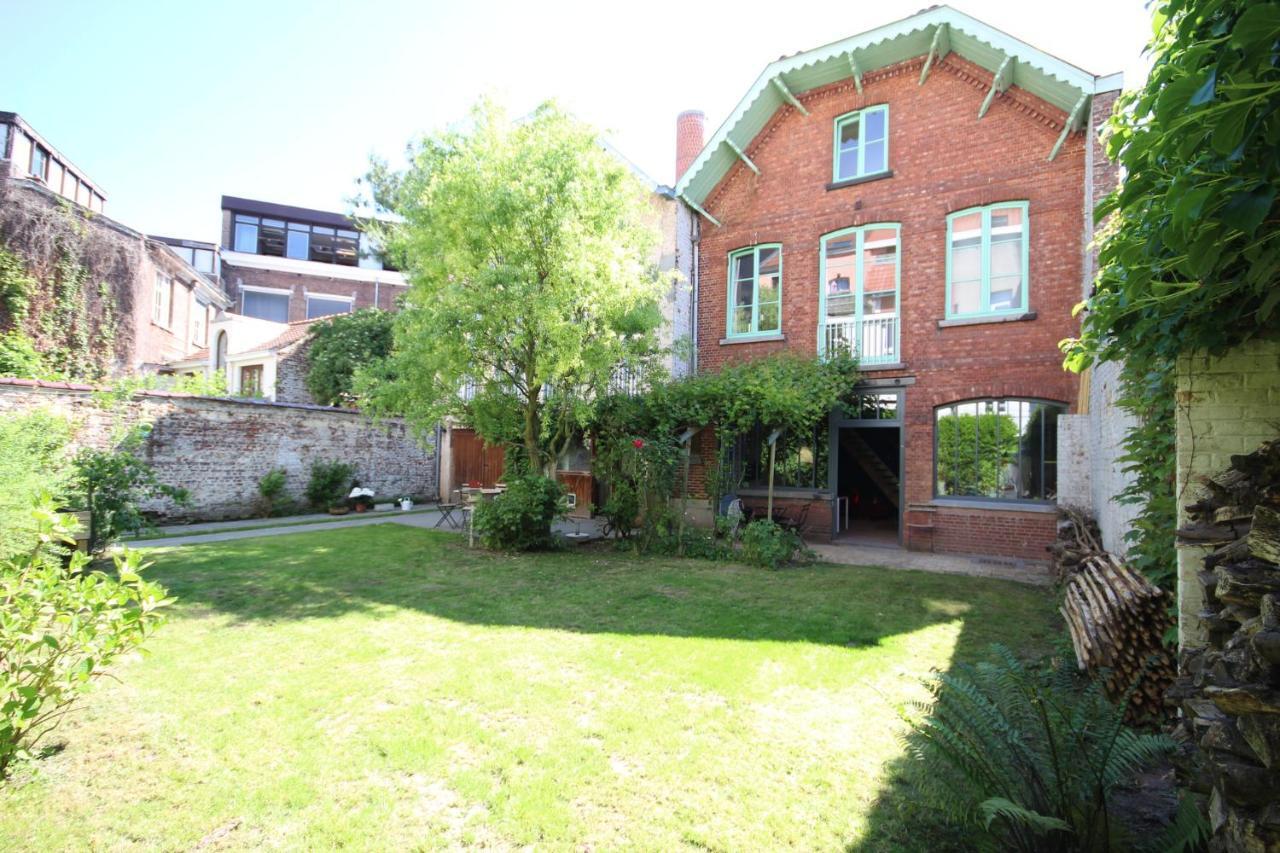 La Maison Du Fond Du Jardin 익셀레스 외부 사진