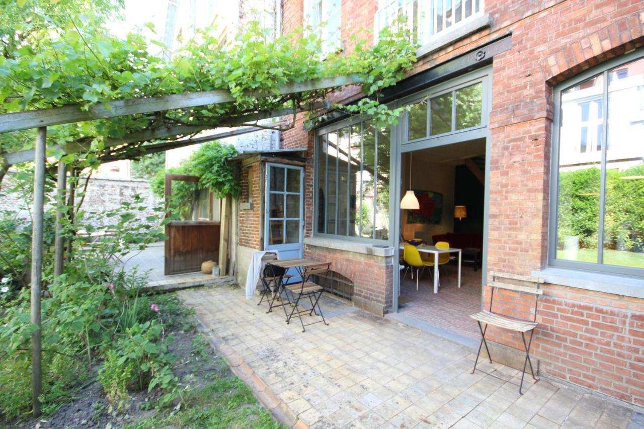 La Maison Du Fond Du Jardin 익셀레스 외부 사진